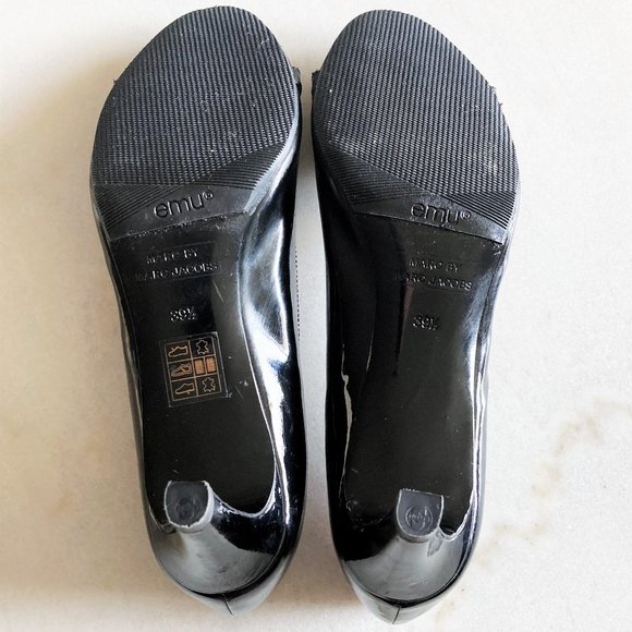 Marc Jacobs black peep toe high heel pump shoes, size 9.5, silver logo plate - Picture 6 of 10